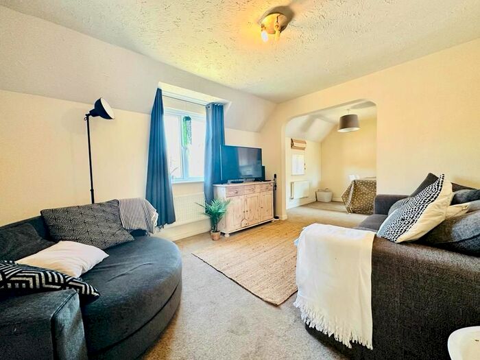 2 Bedroom Detached House To Rent In Oakfields, Tiverton, EX16