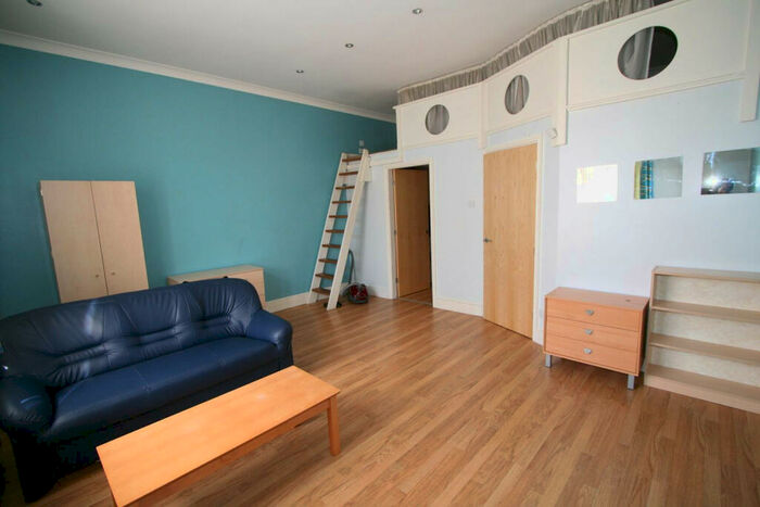 1 Bedroom Flat To Rent In Hyde Terrace, Leeds, LS2