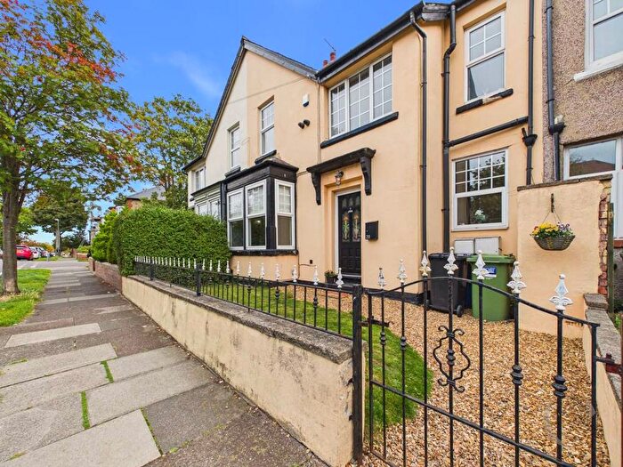 3 Bedroom Terraced House For Sale In West Avenue, South Shields, NE34