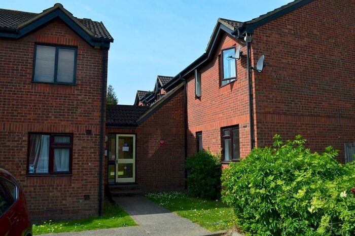 2 Bedroom Flat To Rent In Parsonage Road, Grays, RM20