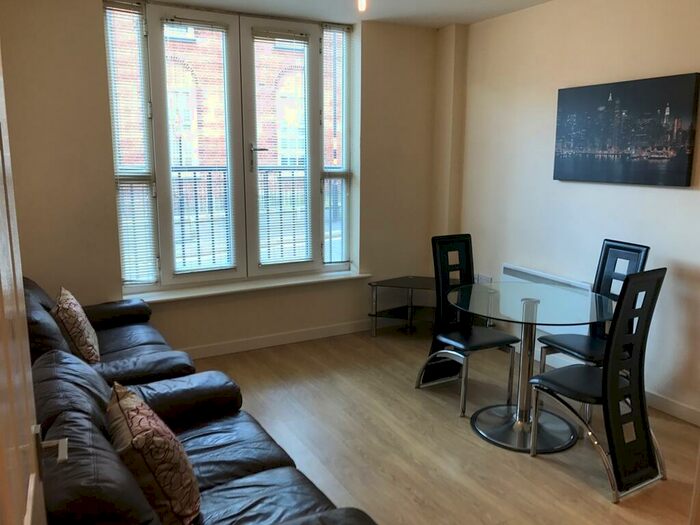 2 Bedroom Apartment To Rent In Mayfair House Bed Bath, B4