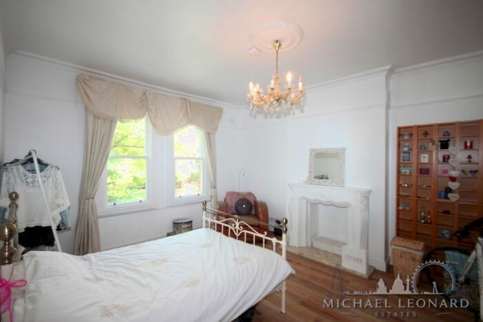 3 Bedroom Flat To Rent In Wood Vale, East Dulwich, SE23