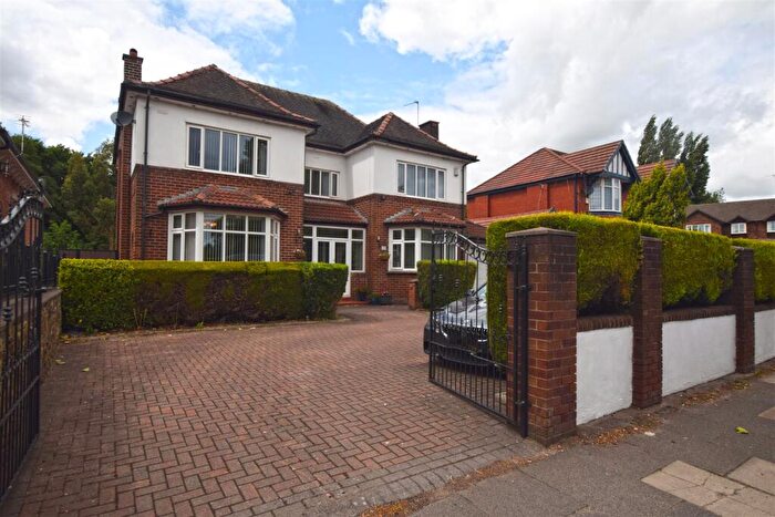 6 Bedroom Detached House For Sale In Manchester New Road, Alkrington, Middleton, M24