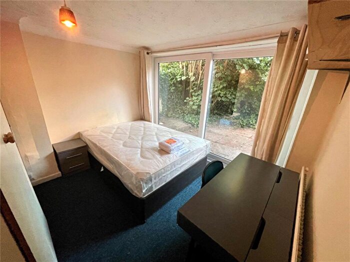 5 Bedroom Detached House To Rent In Kinson Road, Bournemouth, BH10