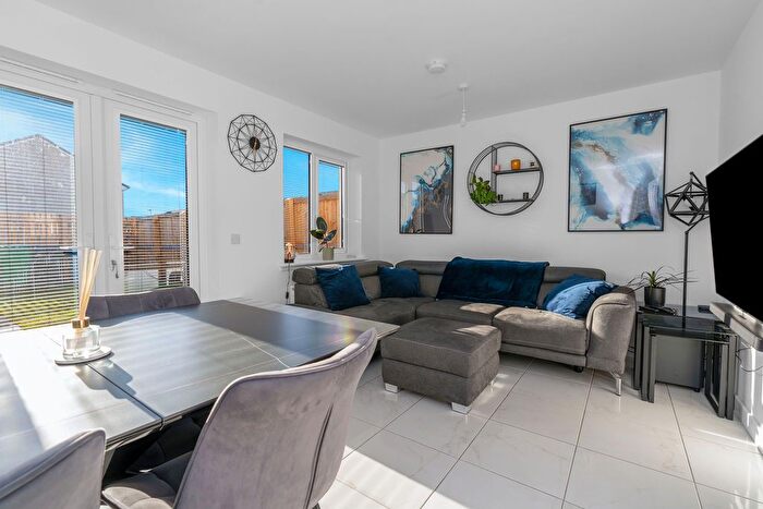 3 Bedroom Terraced House To Rent In Calender Avenue, Kirkcaldy, Fife, KY1