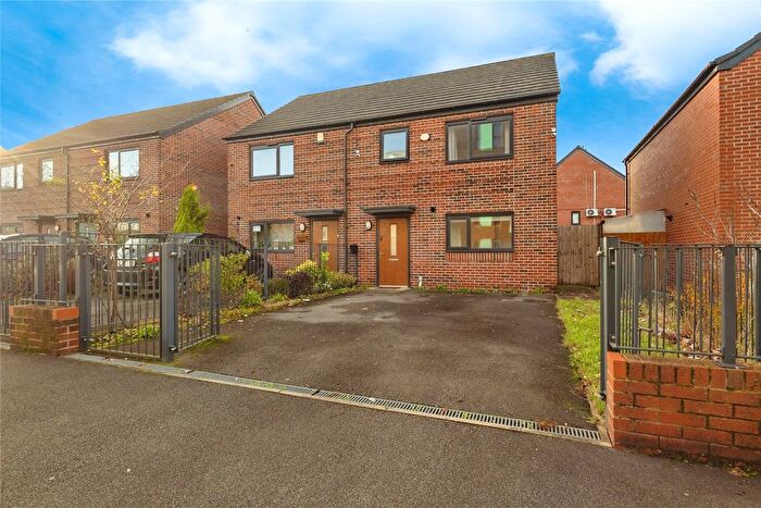 3 Bedroom Semi Detached House For Sale In Lilford Close, Manchester, Greater Manchester, M12