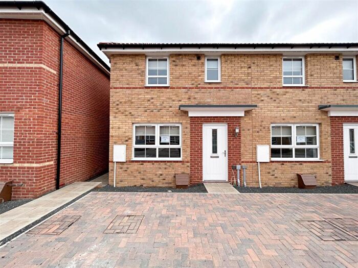 3 Bedroom End Of Terrace House To Rent In Bluebell Close, Cramlington, NE23