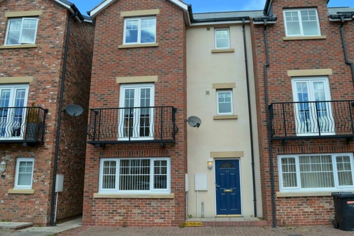 6 Bedroom End Of Terrace House To Rent In Faraday Court, Sheraton Park, DH1