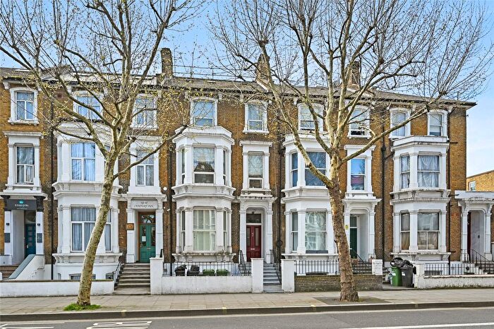2 Bedroom Flat For Sale In Shepherds Bush Road, London, W6