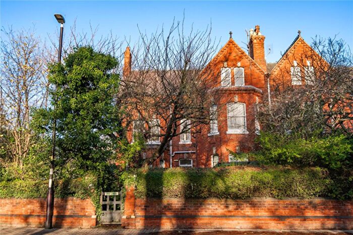 Property For Sale In Welholme Road, Grimsby, DN32