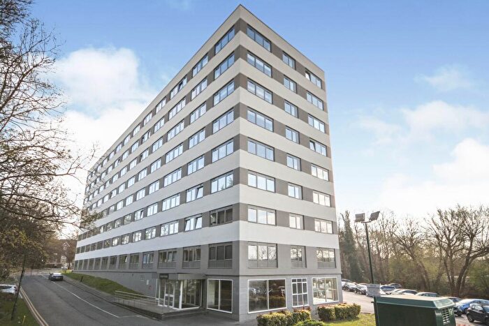 2 Bedroom Apartment To Rent In Hubert Road, Brentwood, CM14