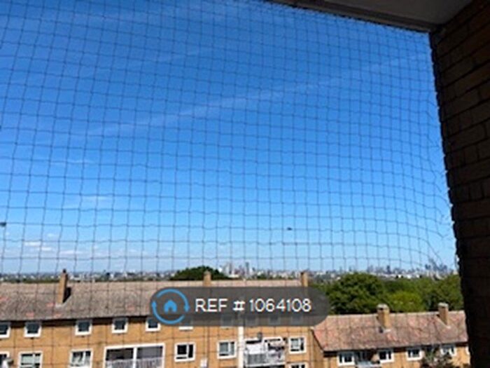 2 Bedroom Flat To Rent In Godolphin House, London, SW2