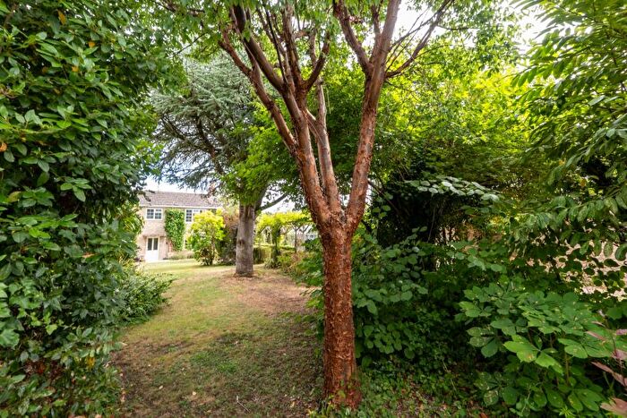 2 Bedroom Cottage For Sale In High Street, Standlake, Witney, Oxfordshire, OX29