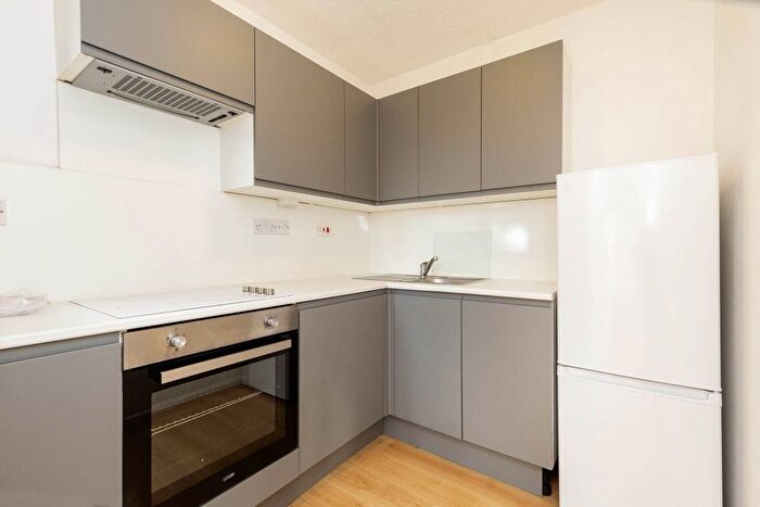 1 Bedroom Flat To Rent In Egerton Gardens, Hendon, NW4