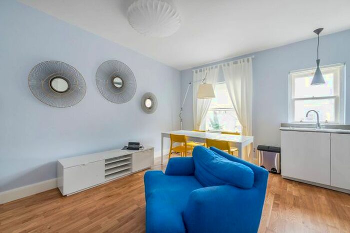 1 Bedroom Flat To Rent In Pembridge Gardens, Notting Hill Gate, London, W2