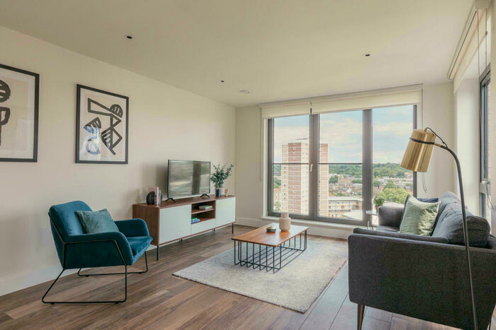 2 Bedroom Apartment To Rent In Mallow Walk, London, SE8