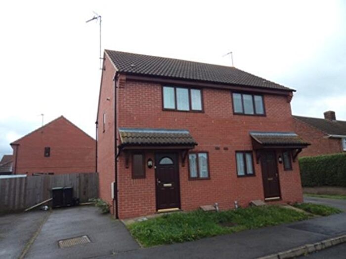 2 Bedroom Semi Detached House To Rent In Allen Road, Rushden, NN10