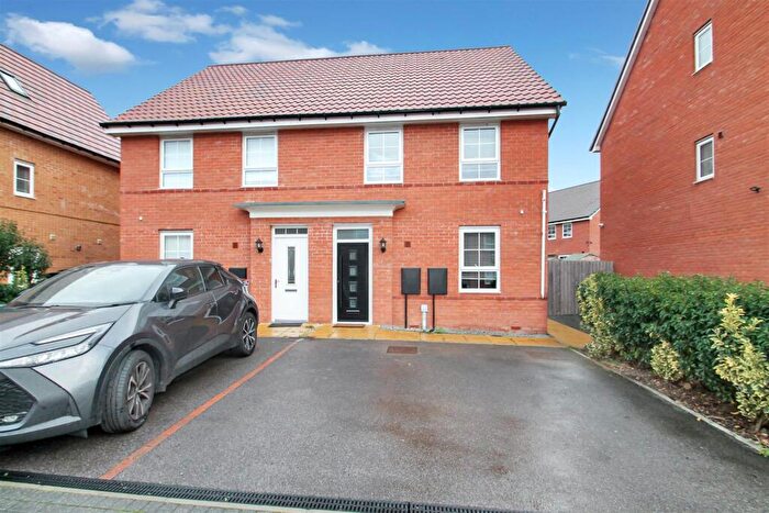 3 Bedroom Semi Detached House For Sale In Wagtail Way, Thrapston, NN14