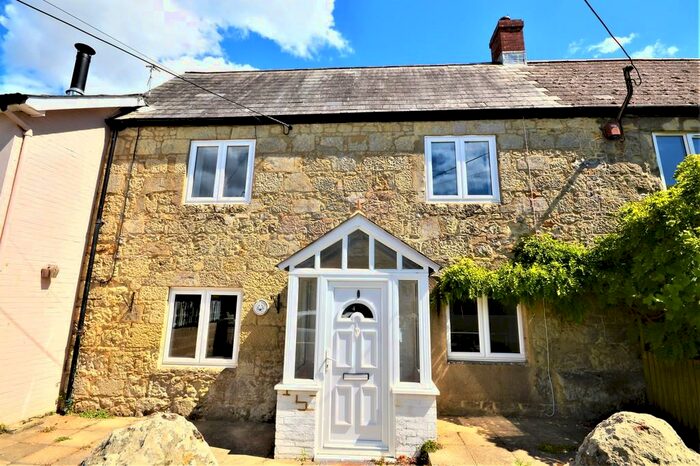 2 Bedroom Cottage To Rent In High Street, Niton, PO38