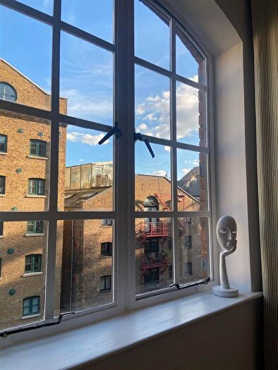 Studio To Rent In Java Wharf, Shad Thames, SE1 - Photo 2