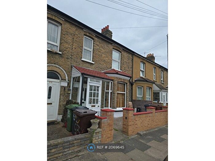 4 Bedroom Terraced House To Rent In Westbury Road, Barking, IG11