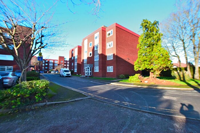 1 Bedroom Flat For Sale In Grange Gardens, Southgate, N14