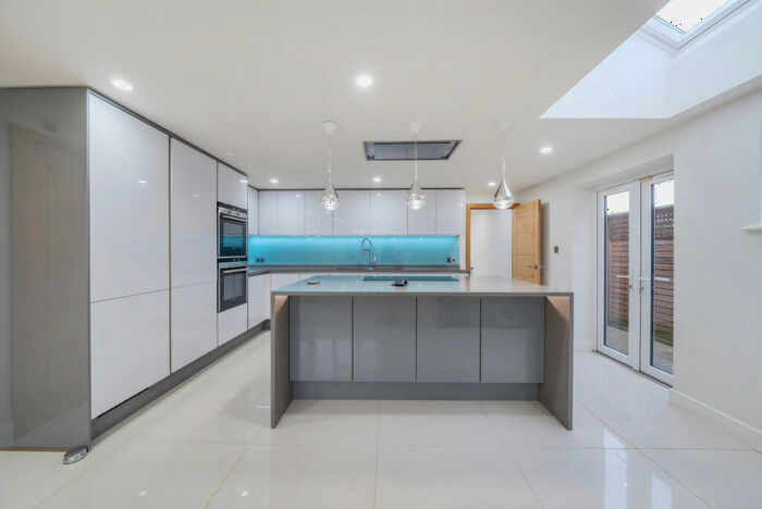 4 Bedroom Detached House To Rent In Sidney Road, Walton On Thames, KT12