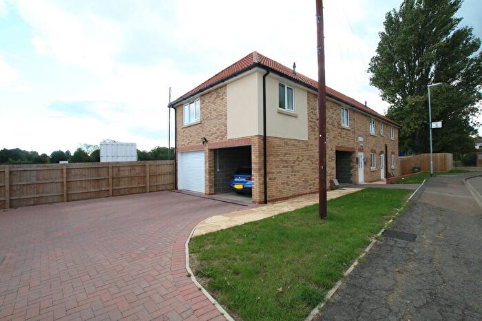 2 Bedroom Apartment To Rent In Cricketfield Lane, Ramsey, Huntingdon, PE26