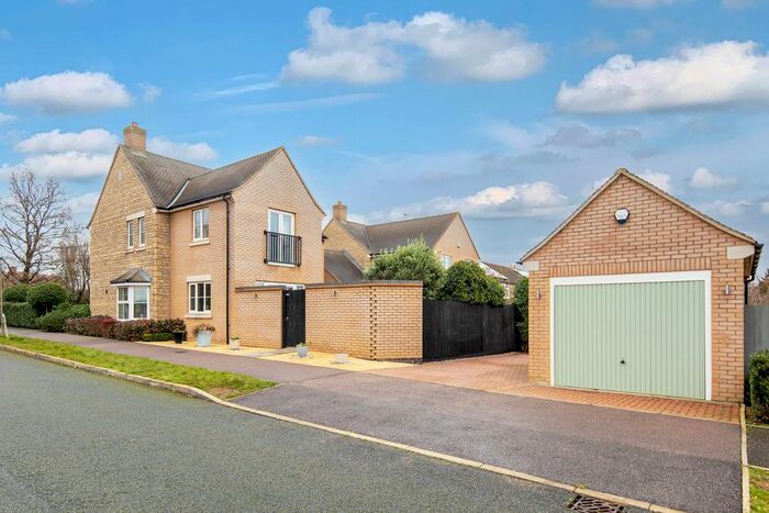 4 Bedroom Detached House For Sale In The Green, Chesterton, Bicester, OX26