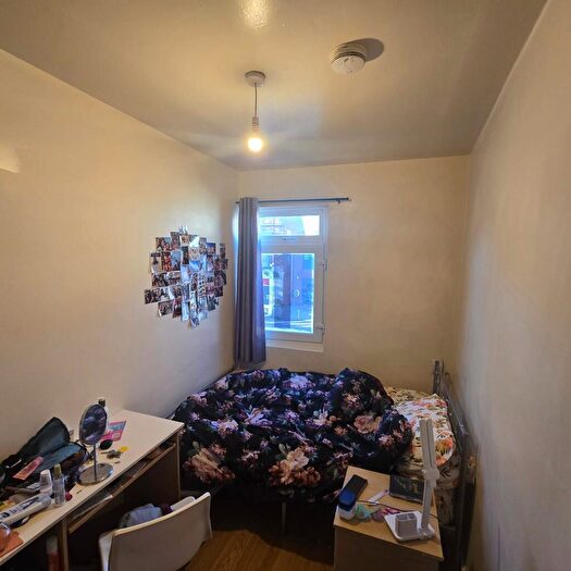 2 Bedroom Flat To Rent In Bristol Road, Birmingham, B29
