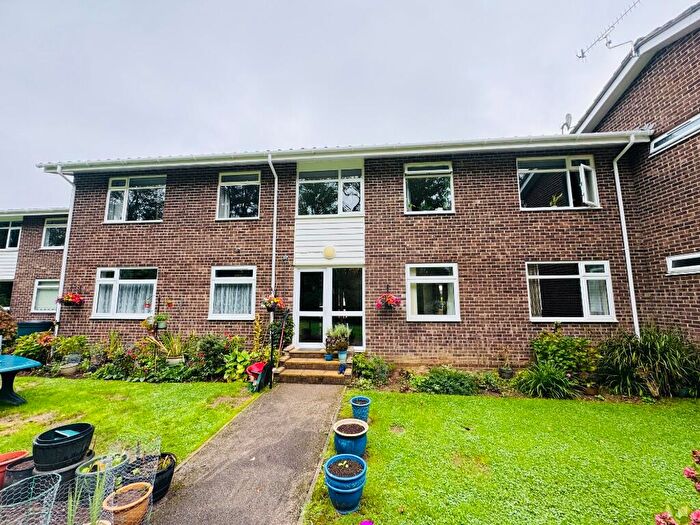2 Bedroom Flat To Rent In Anfield Court, Anfield Close, Fair Oak, SO50