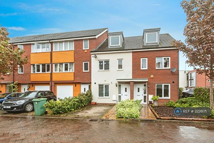 3 Bedroom End Of Terrace House To Rent In Wylie Gardens, Basingstoke, RG24