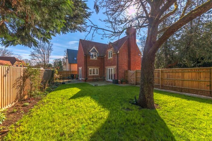 2 Bedroom Detached House For Sale In Yew Tree Court, Kingston Bagpuize, Abingdon, OX13