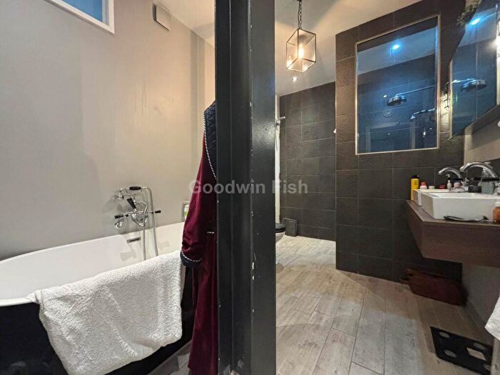 2 Bedroom Apartment For Sale In The Box Works, Worsley Street, Castlefield, M15