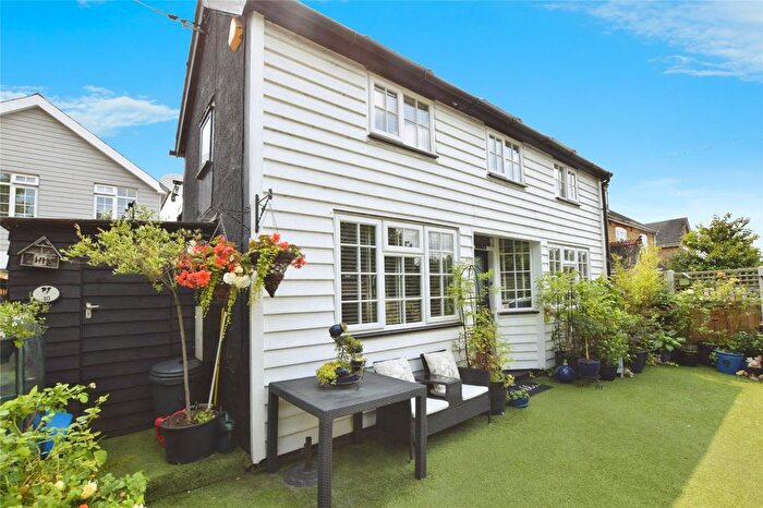 2 Bedroom Detached House For Sale In Old Wickford Road, South Woodham Ferrers, Chelmsford, Essex, CM3