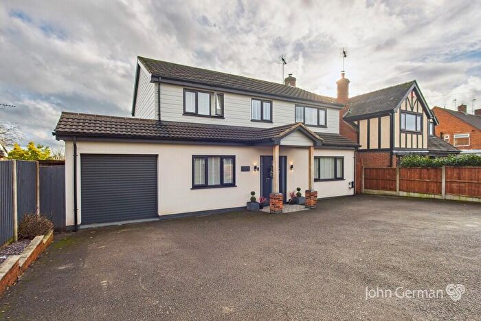 4 Bedroom Detached House For Sale In Holly Road, Uttoxeter, ST14