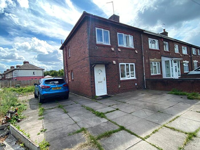 3 Bedroom End Of Terrace House To Rent In Blakeley Hall Road, Oldbury, B69