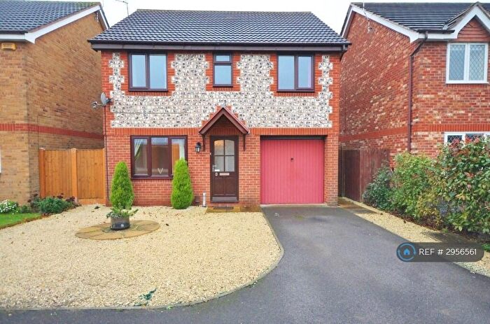 4 Bedroom Detached House To Rent In Gamston, Nottingham, NG2