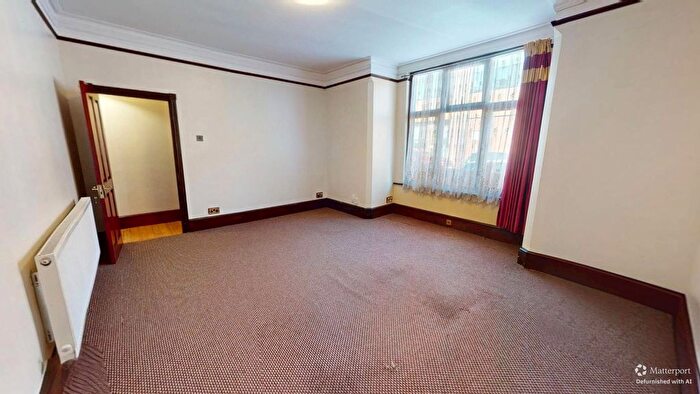2 Bedroom Flat For Sale In Fairview Road, London, SW16