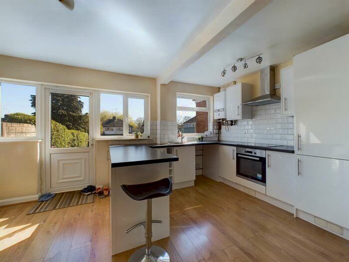 3 Bedroom Semi-Detached House For Sale In Glyn Farm Road, Quinton, B32