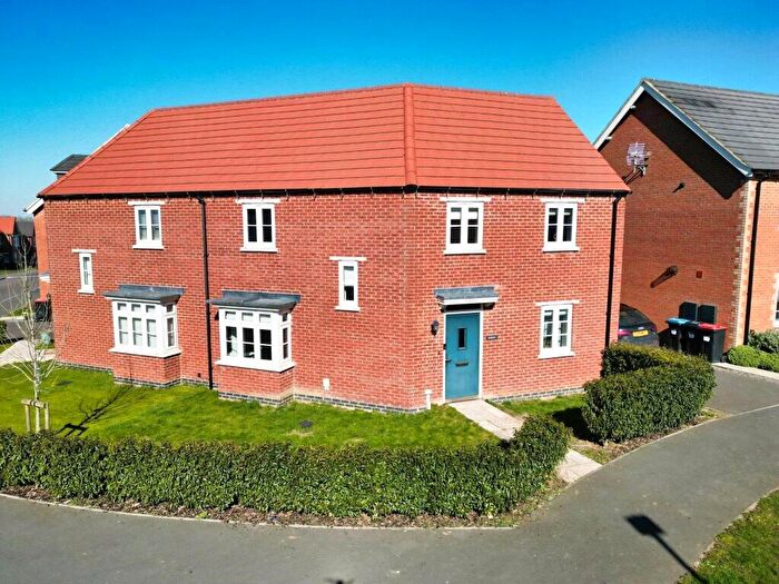 3 Bedroom Terraced House To Rent In Harvington Crescent, Hanslope, MK19