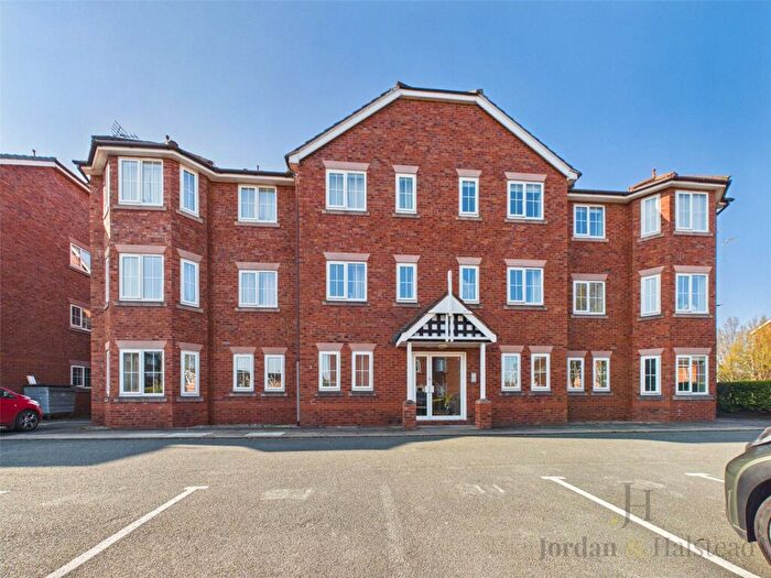 2 Bedroom Apartment For Sale In Heathcote Close, Chester, Cheshire, CH2