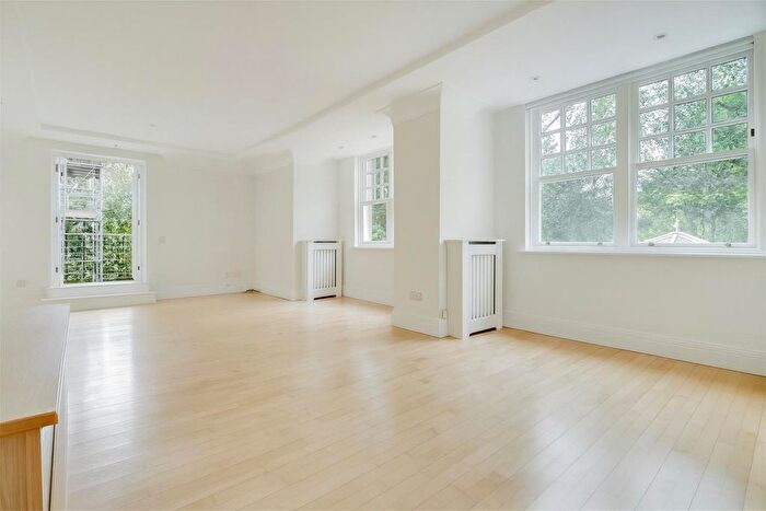 2 Bedroom Flat To Rent In Frognal Rise, Hampstead, London, NW3