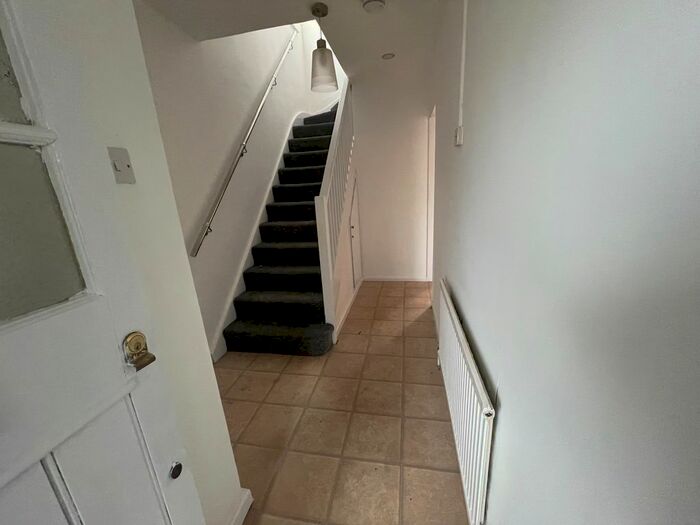 3 Bedroom End Of Terrace House To Rent In Warrington Road, Dagenham, RM8