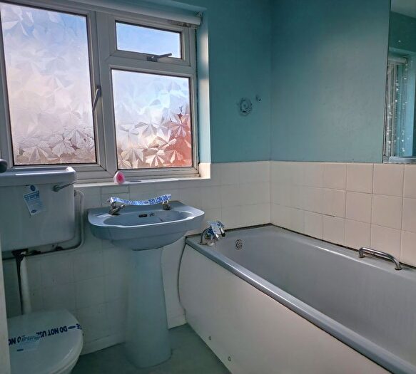 3 Bedroom End Of Terrace House For Sale In Bedford Avenue, Southampton, SO19