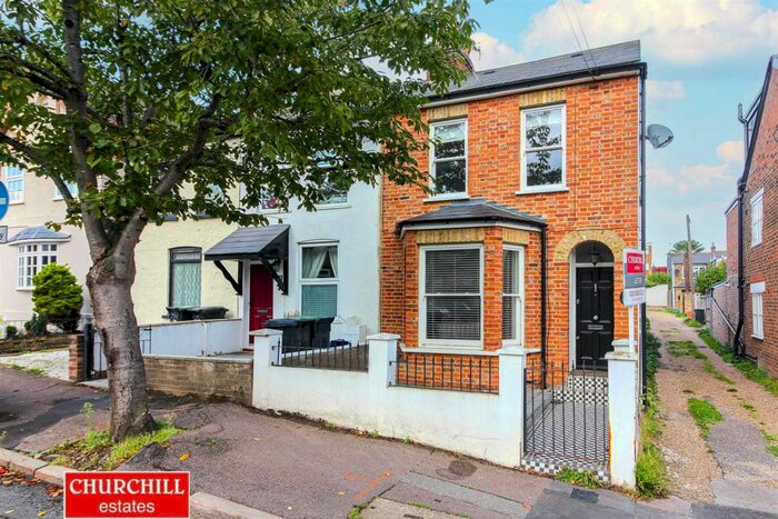 2 Bedroom End Of Terrace House To Rent In Princes Road, Buckhurst Hill, IG9