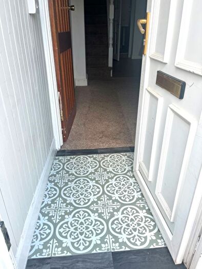 2 Bedroom Terraced House To Rent In Waun Road, Swansea, SA6