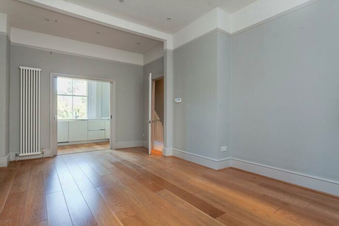 2 Bedroom Duplex To Rent In St. Peter's Street London, N1