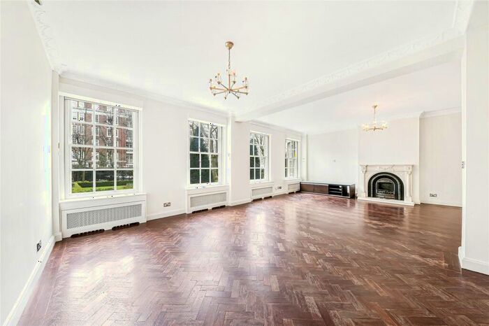 3 Bedroom Apartment To Rent In South Lodge, Circus Road, London, NW8