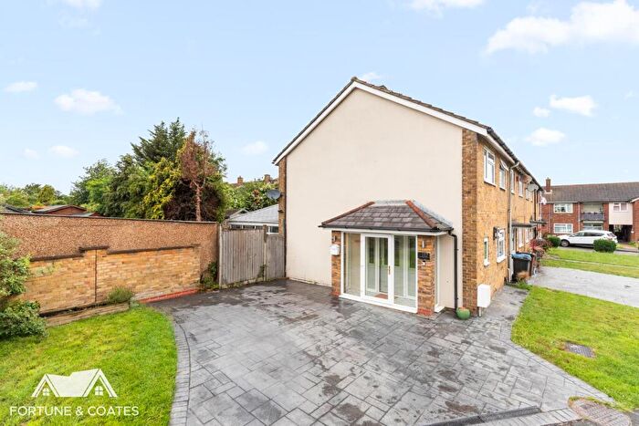 2 Bedroom End Of Terrace House For Sale In Tilbury Mead, Harlow, CM18